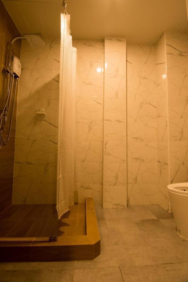 Thap Sakae Hotel Bagian luar foto